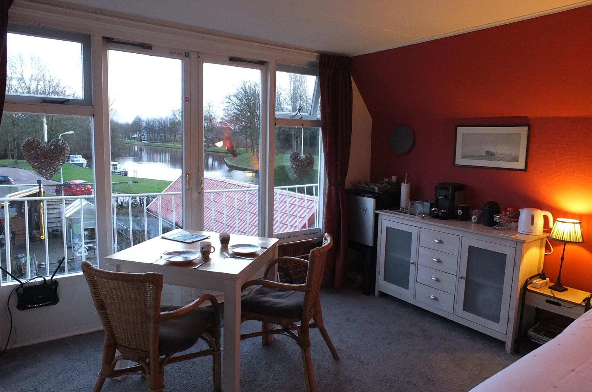 B&B Ferdivedaasje Dokkum Extérieur photo