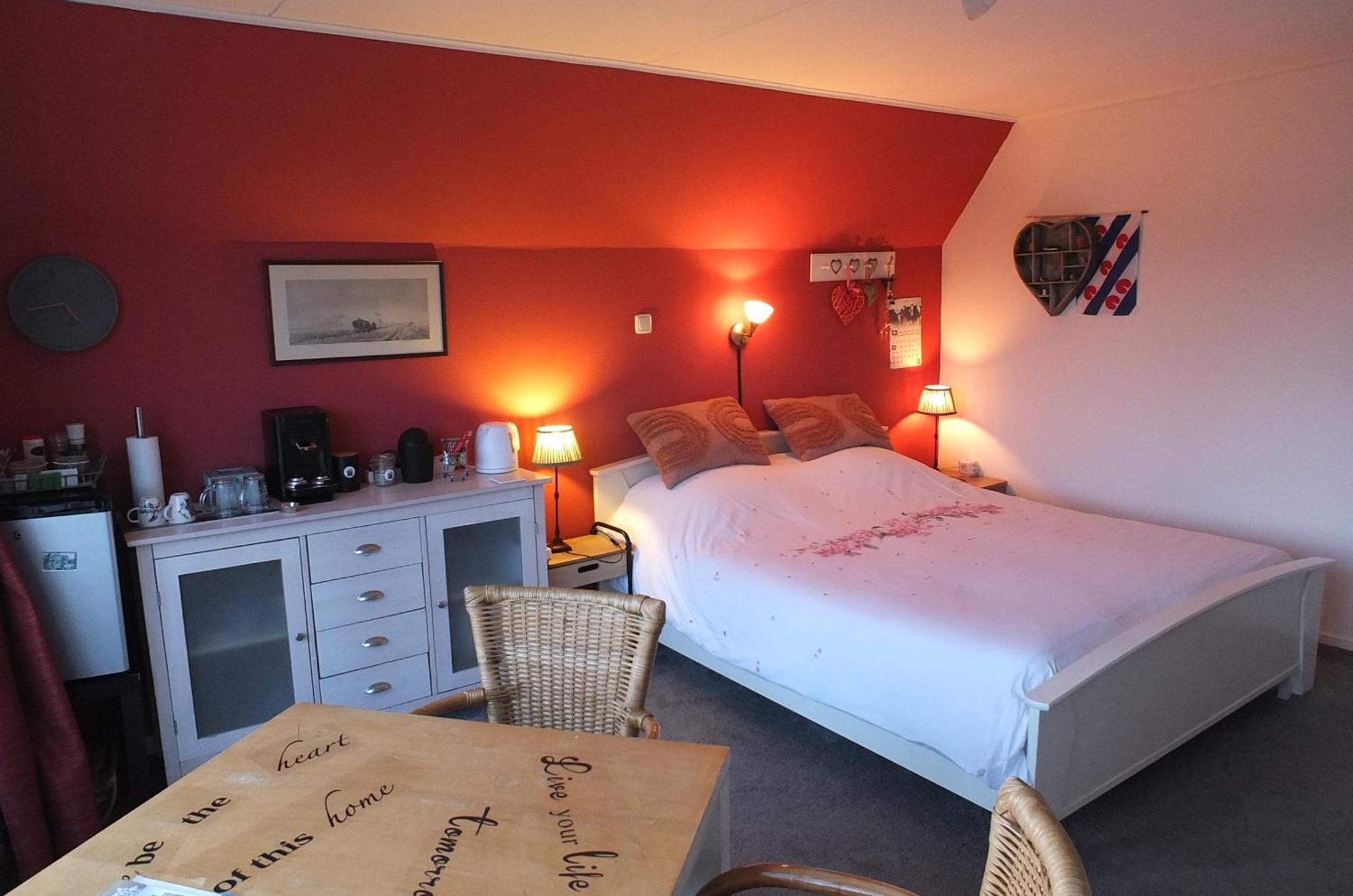 B&B Ferdivedaasje Dokkum Extérieur photo